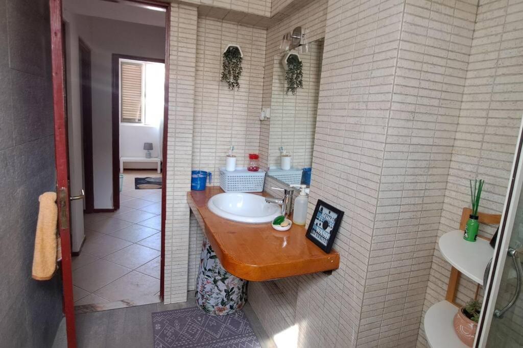Mendes Family Homestay - B&B In The Heart Of 普拉亚 外观 照片